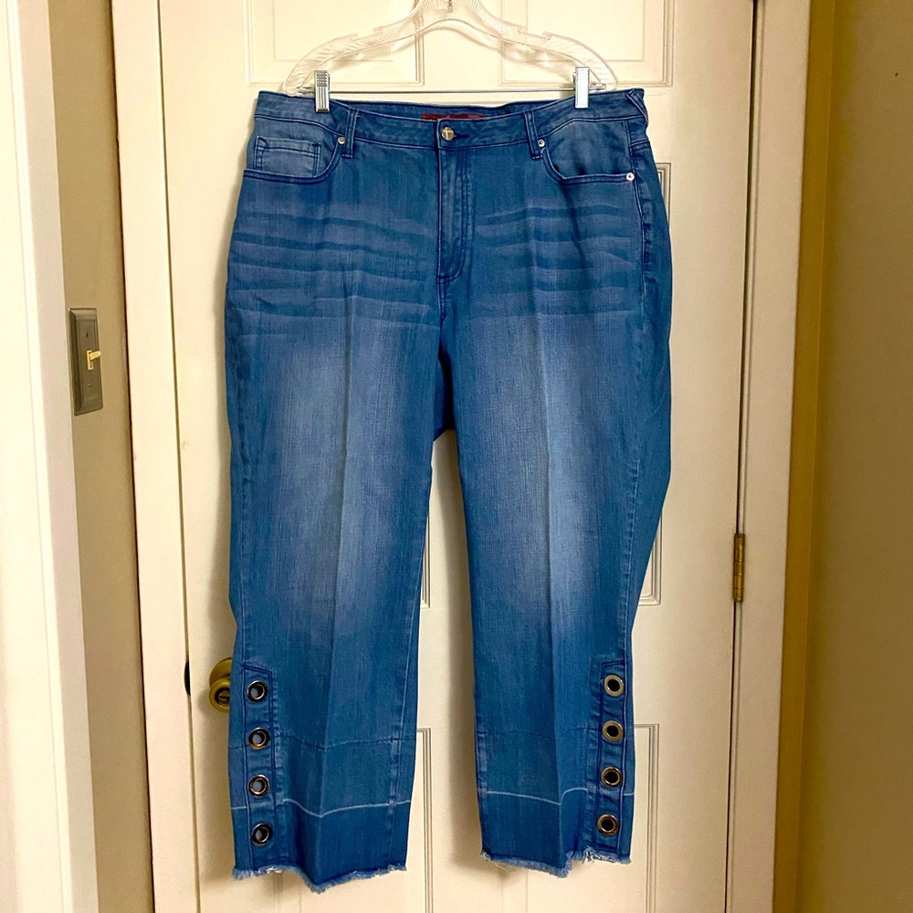 Cute cropped jeans Size 20